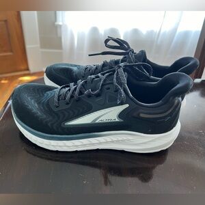 Altra Women’s Torin 7 size 8.5
